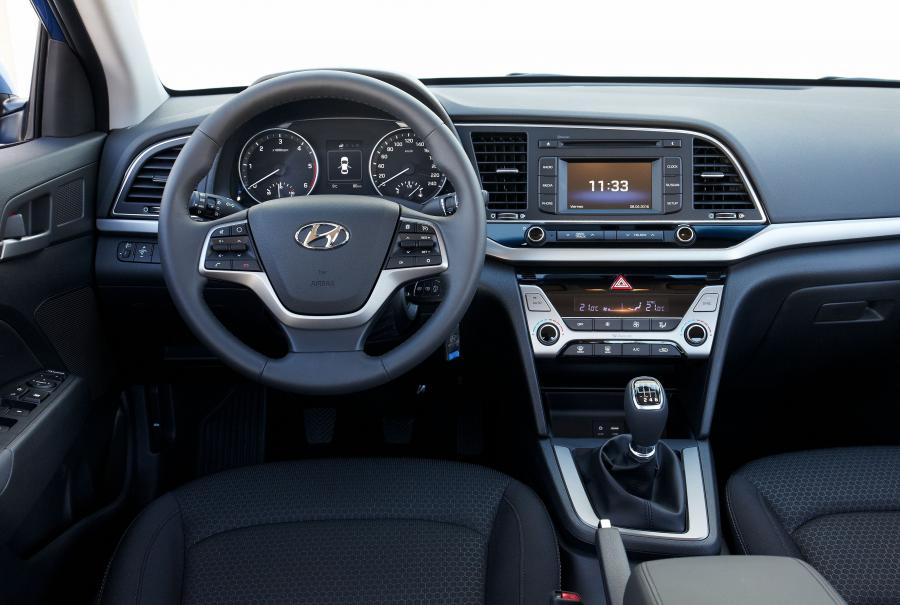  Hyundai Elantra 2016 года  (фото 9 из 30)